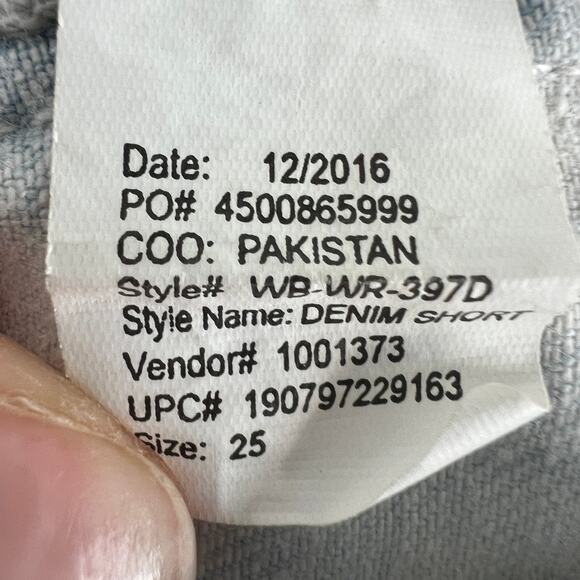 William Rast White Cut-Off Short Cotton Denim Distressed Raw Hem Zip Fly Size 25 - Picture 5 of 7